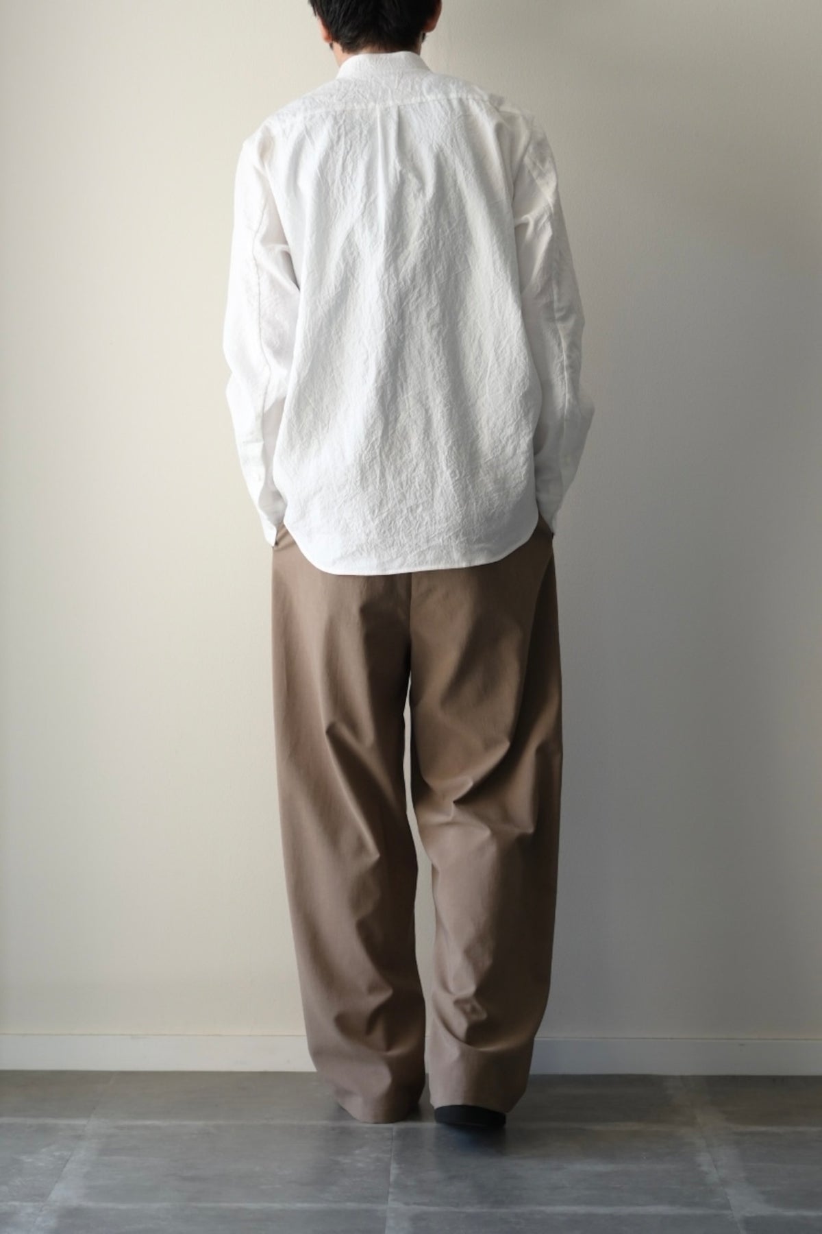 Yamauchi - Salt-Shrinking Ramie Chambray Shirt (No Collar) [White]