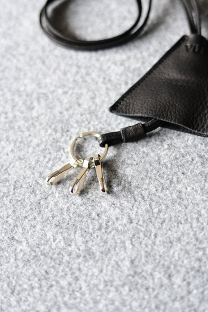 VU - neck key holder