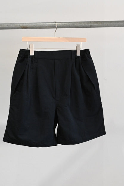 wonderland - Two tuck short pants [BLACK]