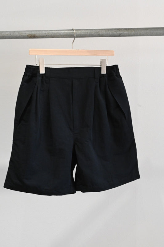 wonderland - Two tuck short pants [BLACK]