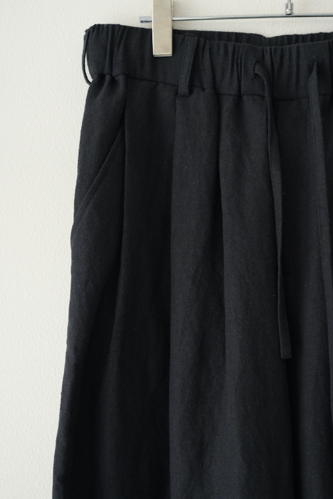 Blanc YM - Linen Silk Wide Knee Tuck Pants
