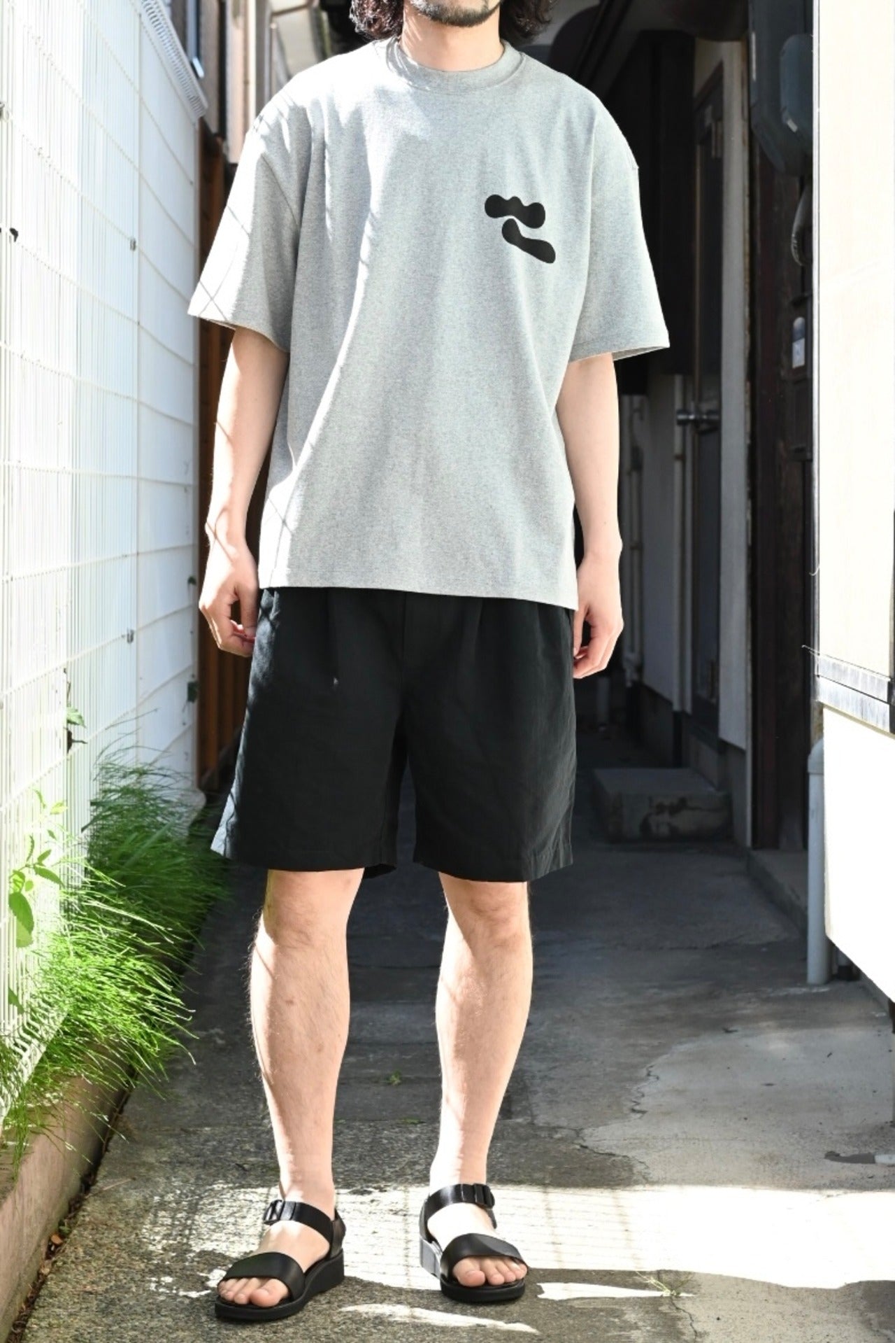 wonderland - Two tuck short pants [BLACK]