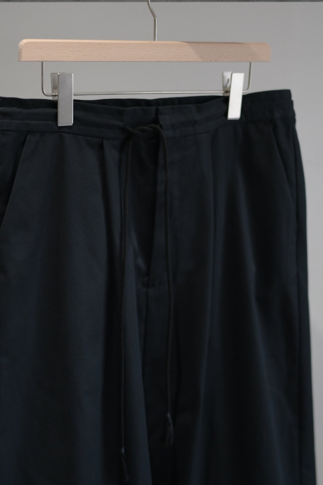 VU - wide silhouette pants [BLACK]