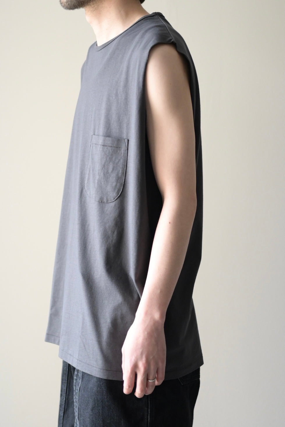 phebus  - COTTON JERSEY SLEEVELESS SHIRT [BLACK]