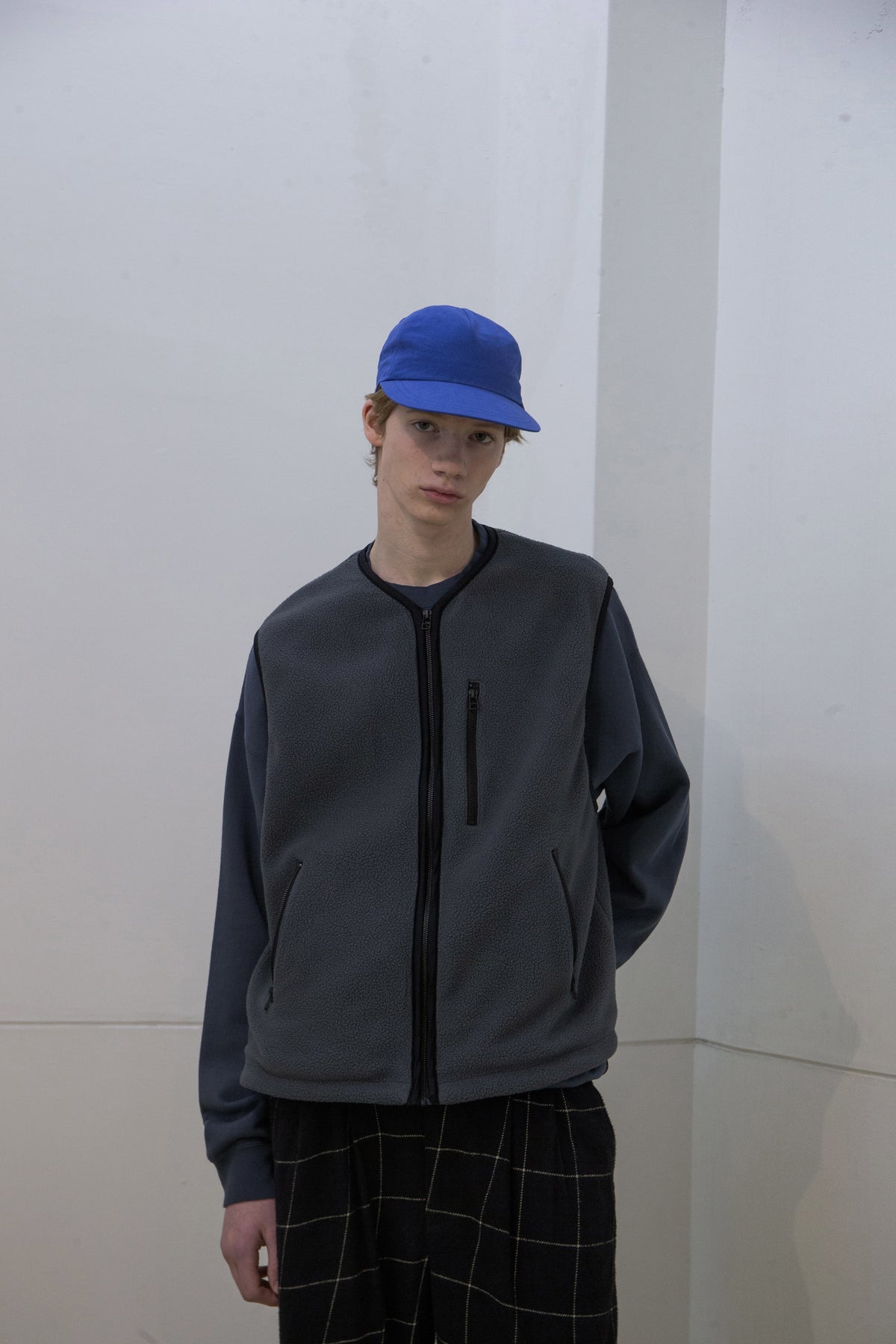 wonderland  - Store Vest [GRAY]