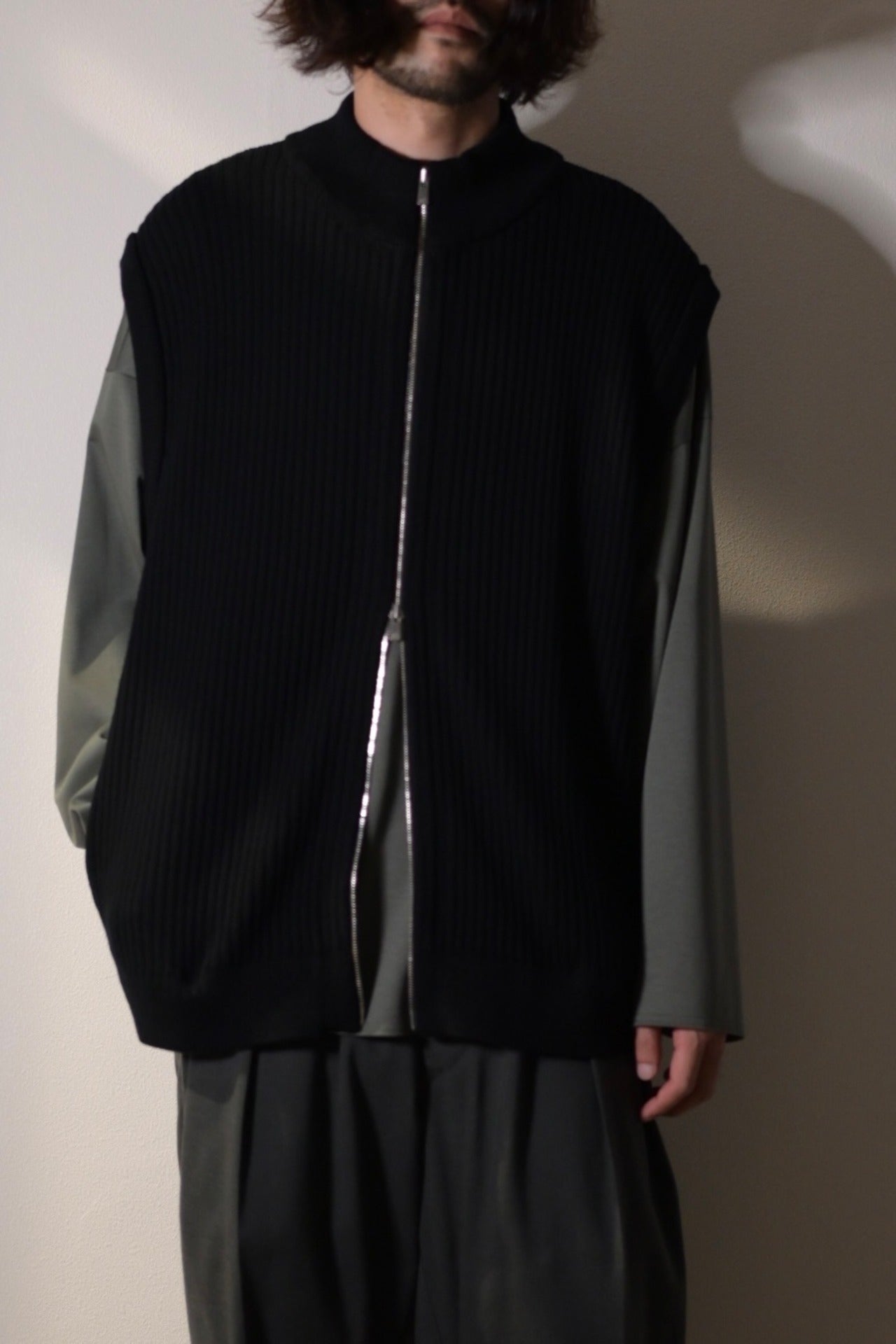 YASHIKI - Mizore Drivers Knit Vest [BLACK]