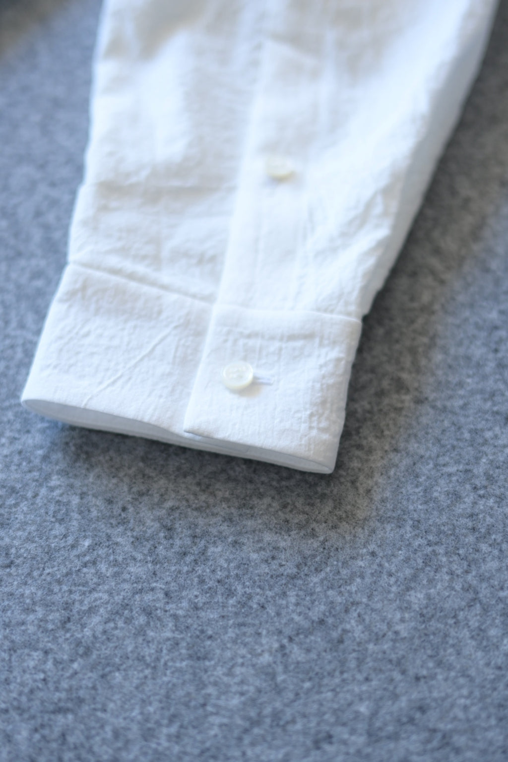 Yamauchi - Salt-Shrinking Ramie Chambray Shirt (No Collar) [White]