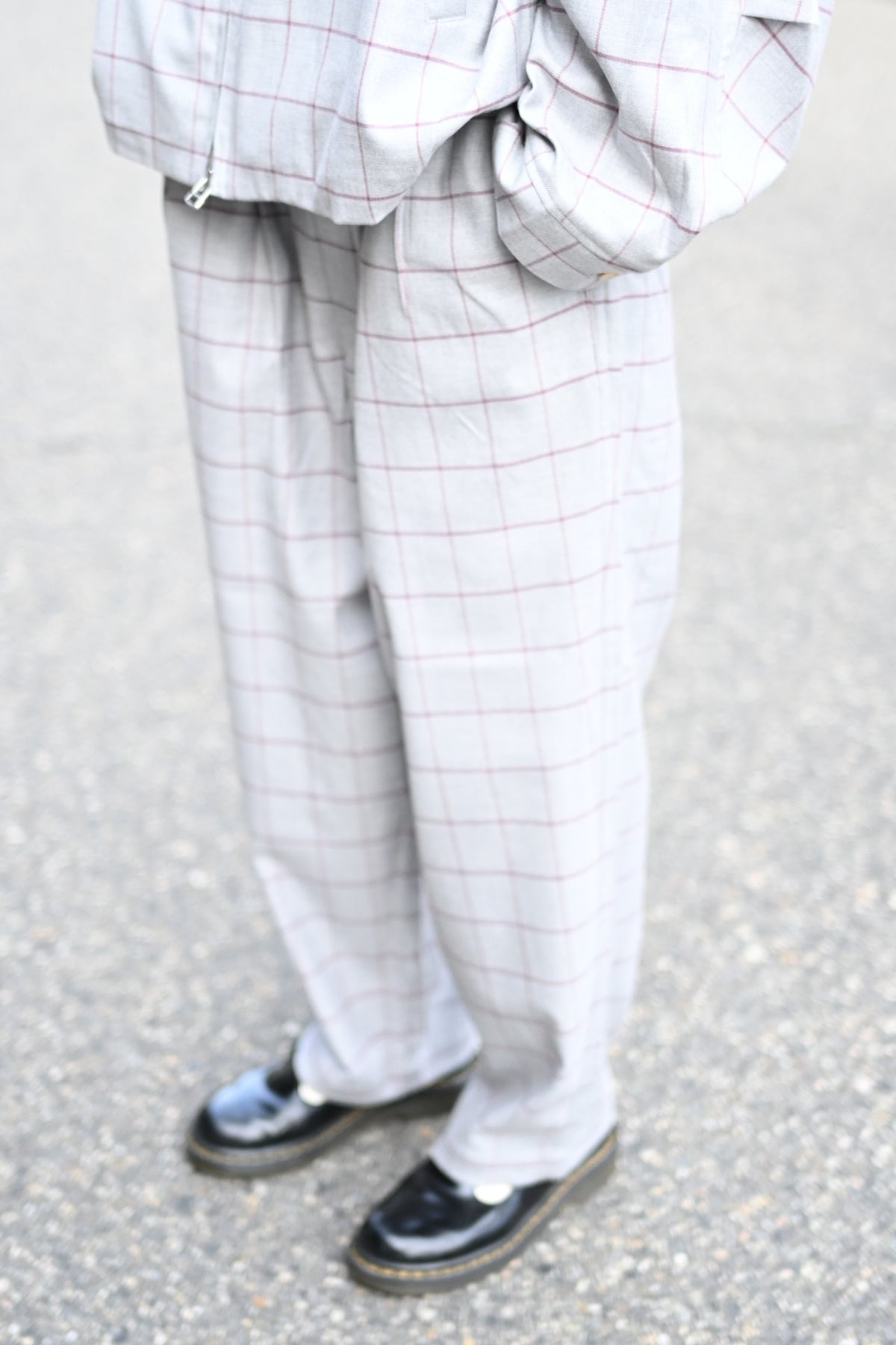 wonderland  - Two Tuck Check Pants
