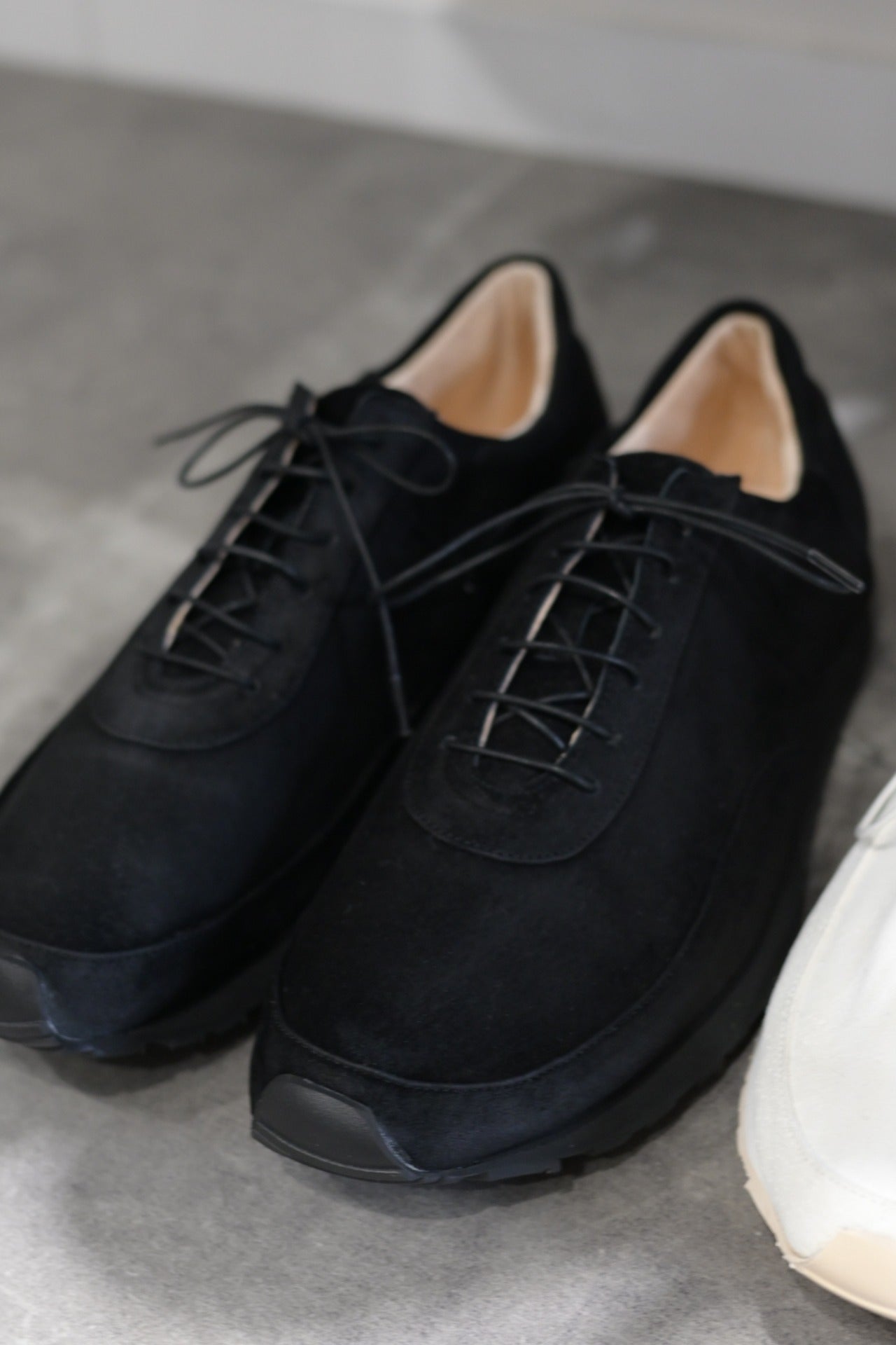 BUILD - sneaker