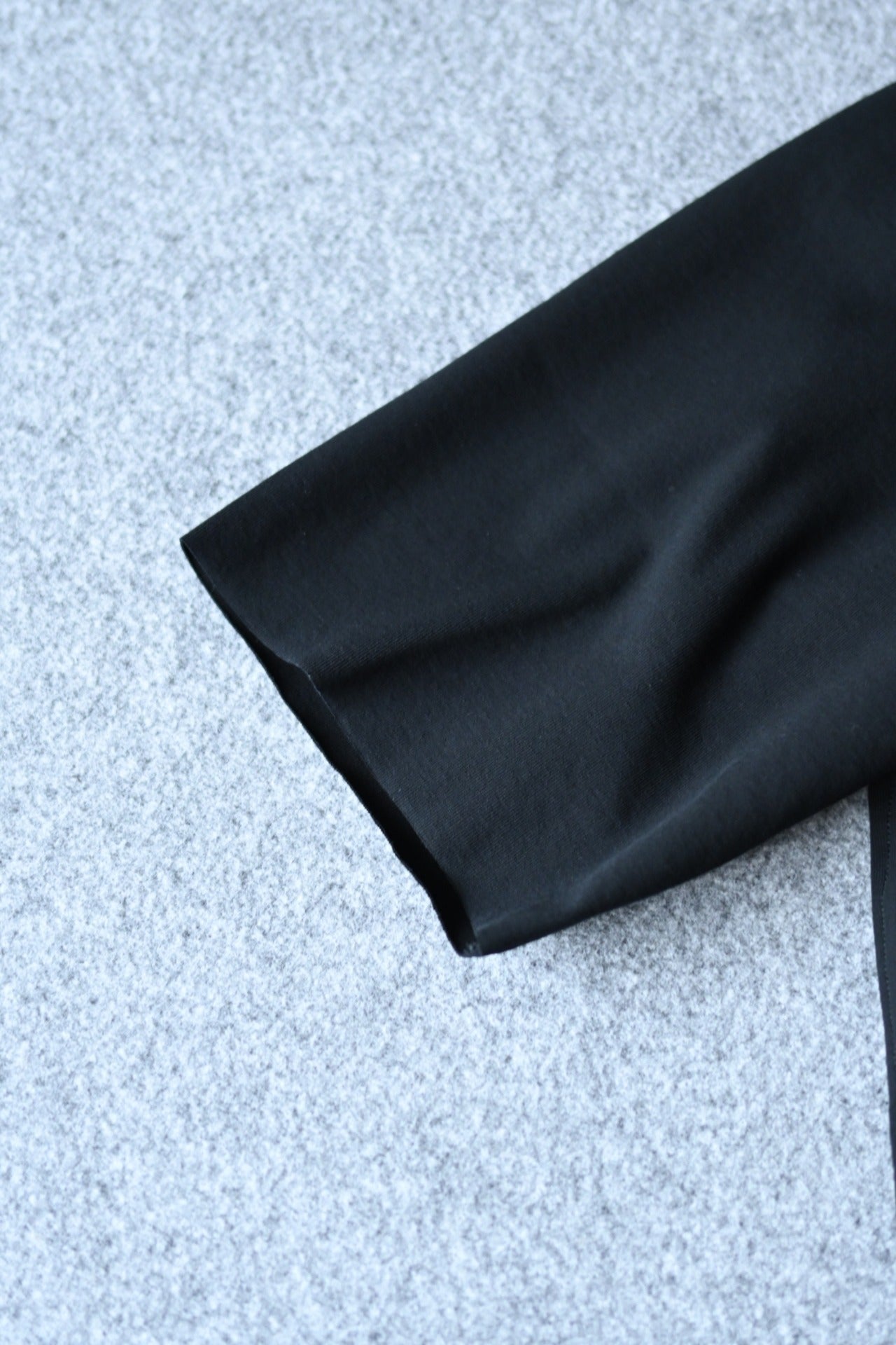 山内 - 強撚フリーカットポンチ・ショートスリーブTシャツ [black]
