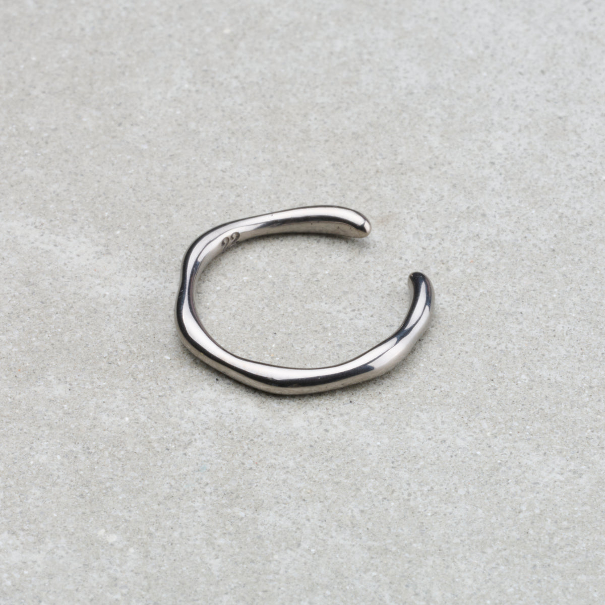 __22[ニニ]  EarCuff Uneven Luster イヤーカフ