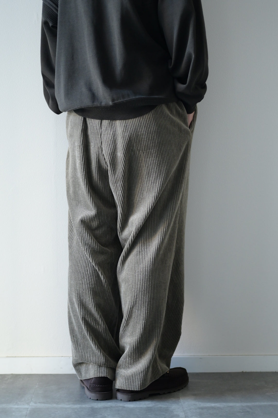 Blanc YM - Corduroy Relax Trousers