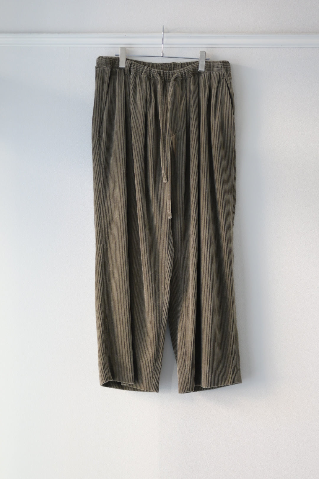 Blanc YM - Corduroy Relax Trousers