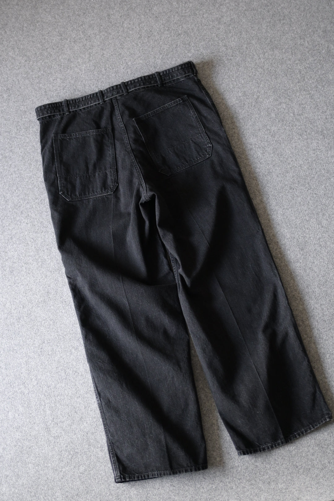 phebus - SULFUR DYE DENIM BELTED PANTS [BLACK]