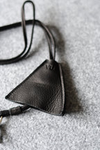 VU - neck key holder