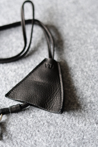 VU - neck key holder