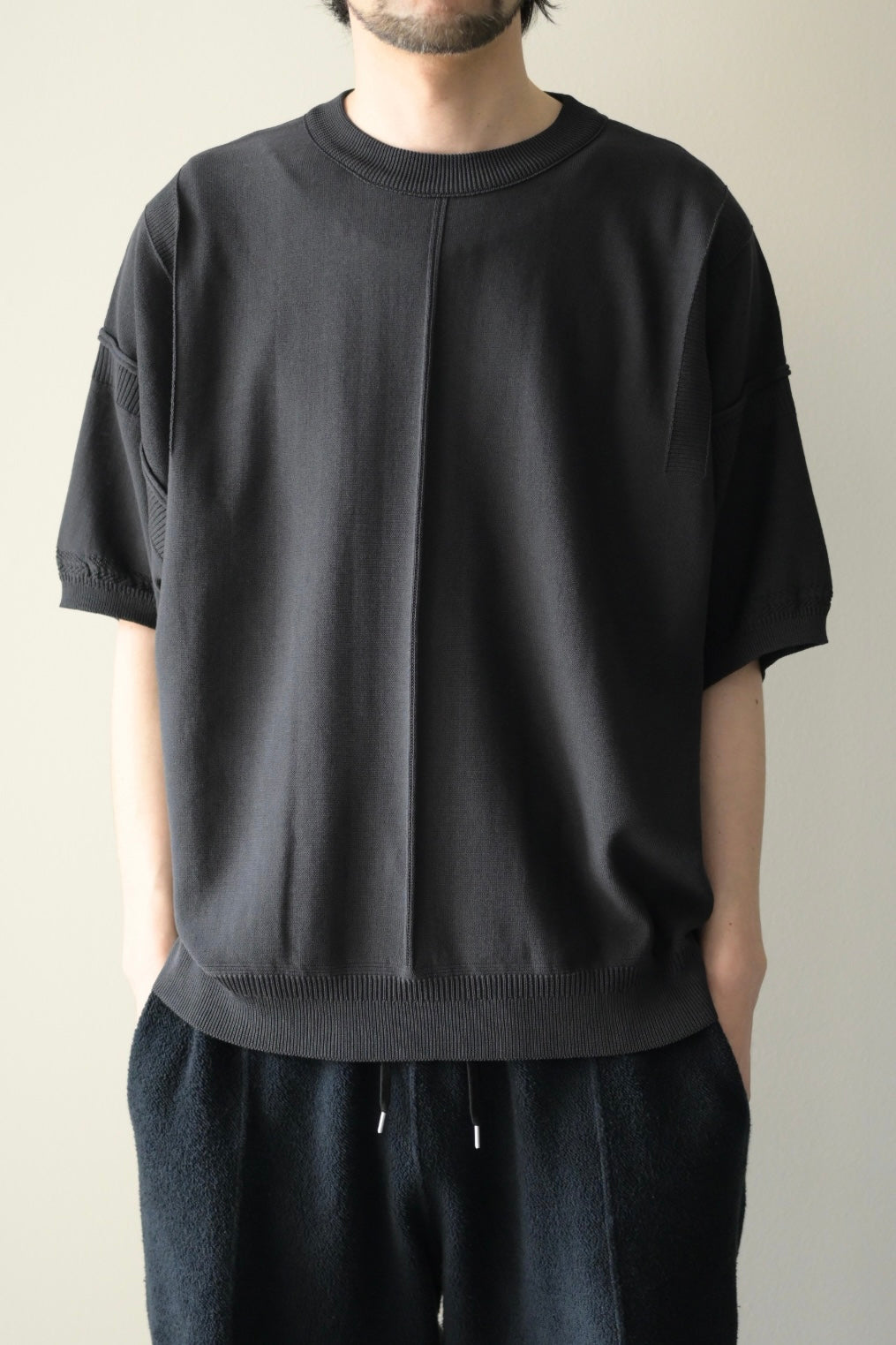 YASHIKI (ヤシキ) - Mebuki S/S Knit [CHARCOAL]