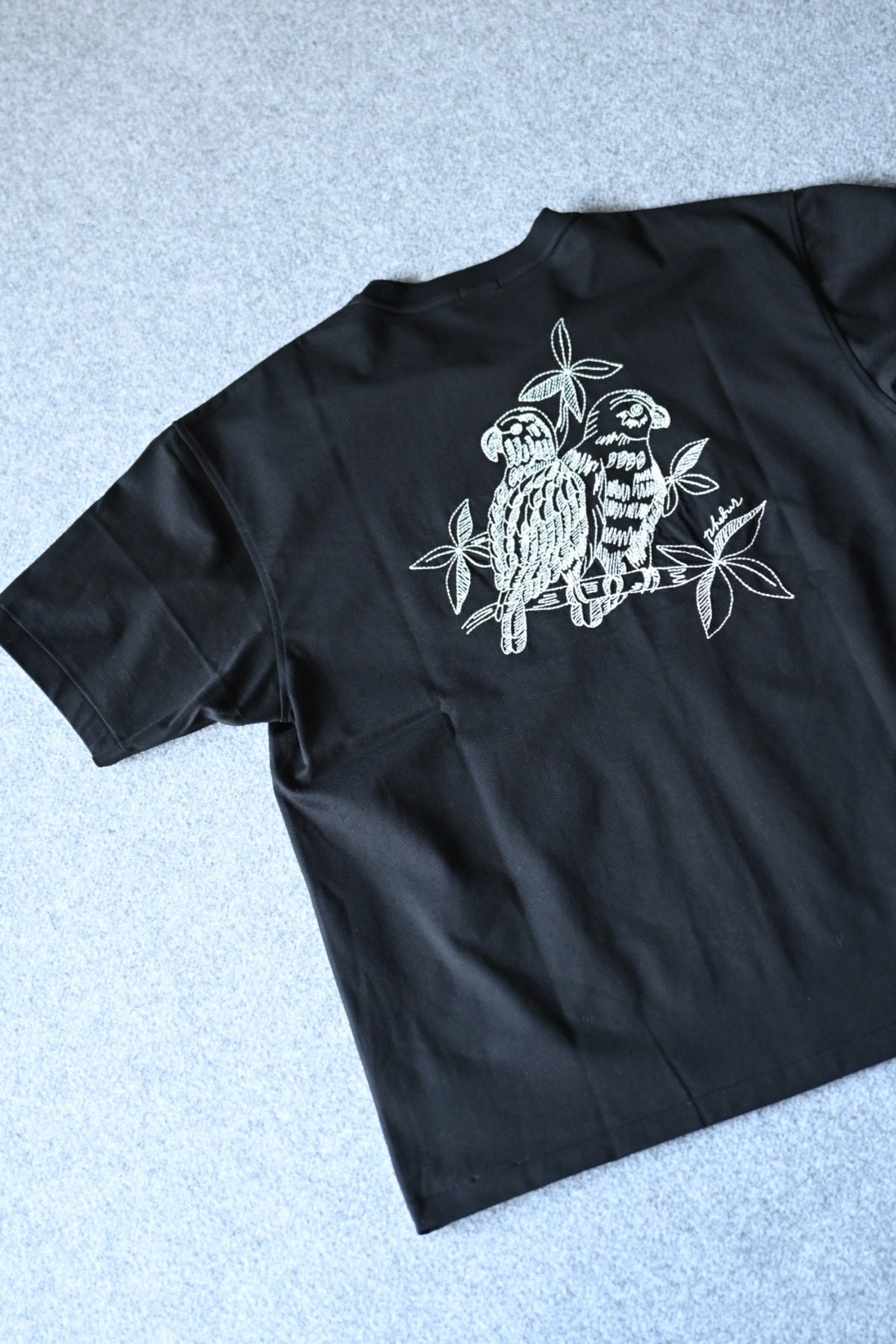phebus フィーバス TWO BIRDS T-SHIRT BLACK