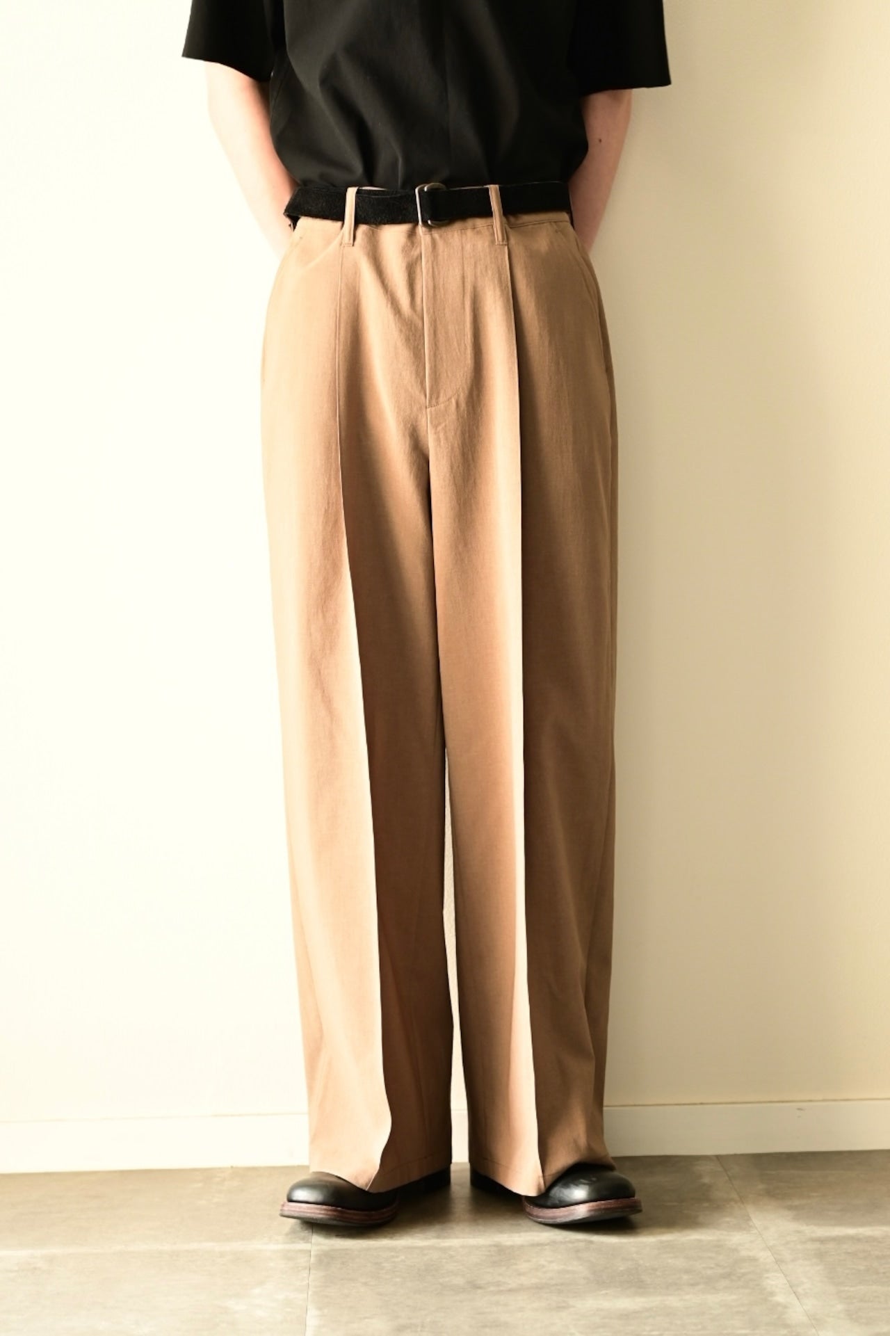 SAYATOMO - 1-Tack Baggy Slacks [BEIGE]