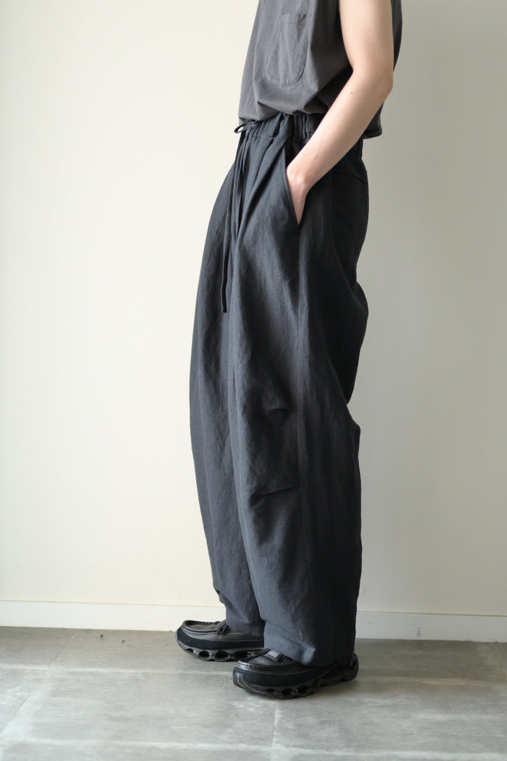 Blanc YM - Linen Silk Wide Knee Tuck Pants