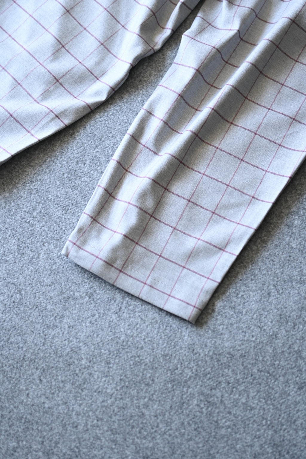 wonderland  - Two Tuck Check Pants