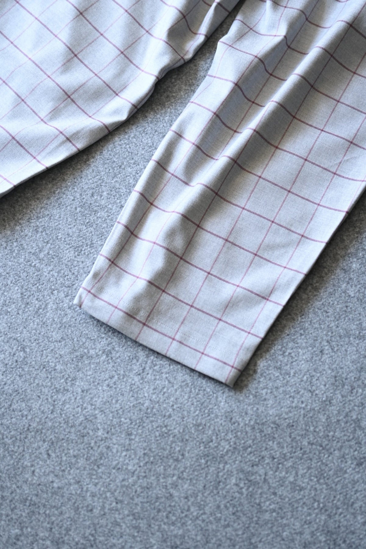 wonderland  - Two Tuck Check Pants