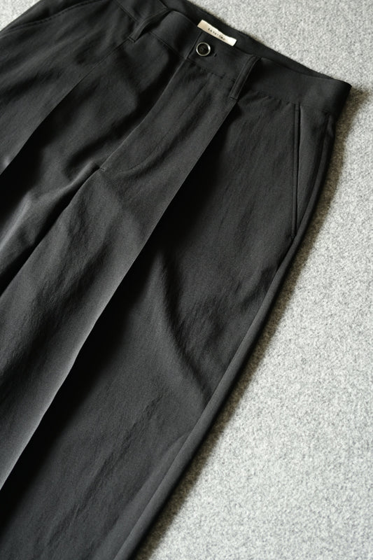 SAYATOMO - 1-Tack Baggy Slacks [BLACK]