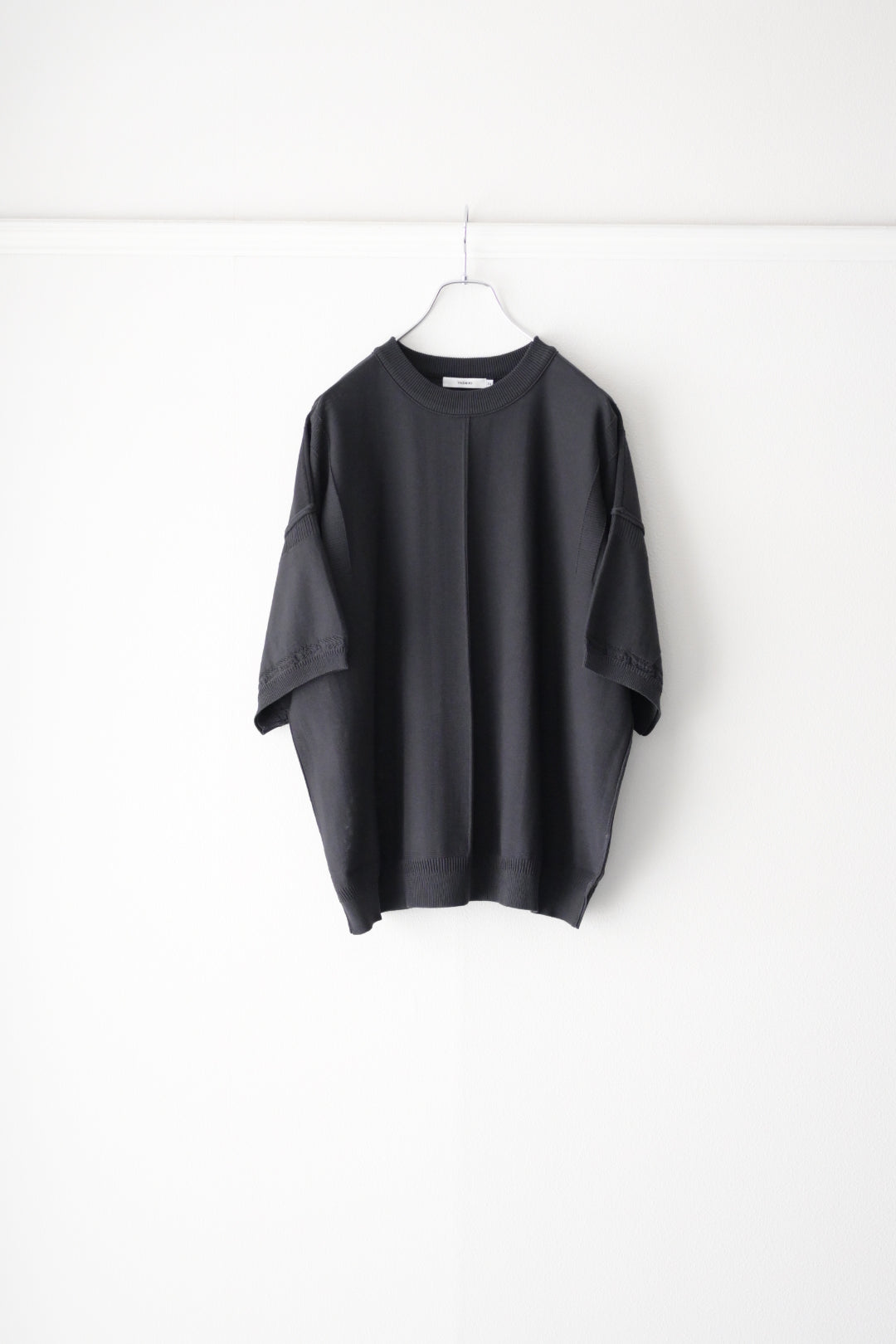 YASHIKI ヤシキ mebuki s/s knit チャコール