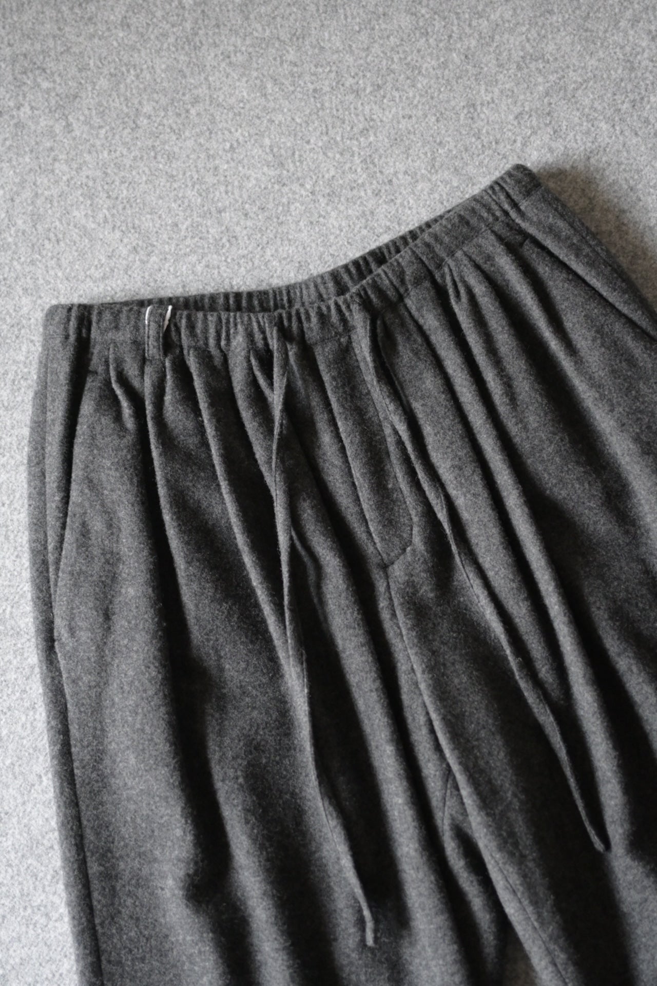 Blanc YM - CASHMERE WIDE PANTS [CHARCOAL GRAY]
