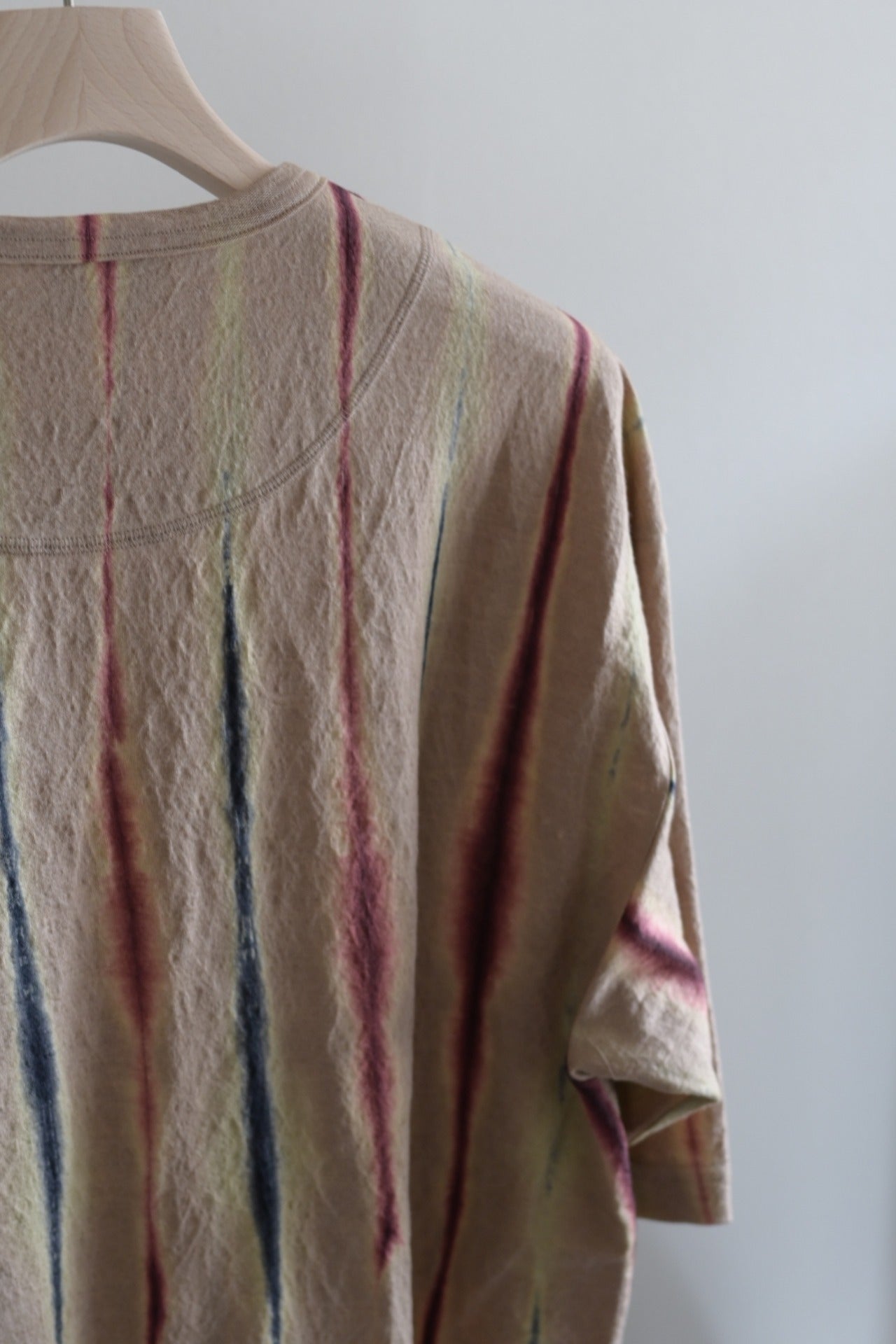 山内 - 塩縮加工リネンニット・Tシャツ shibori beige