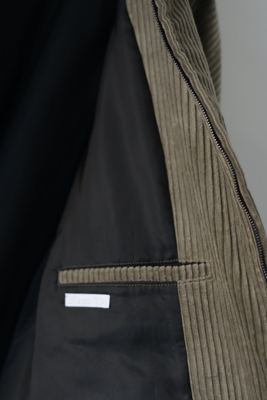 Blanc YM - Corduroy Padded JKT