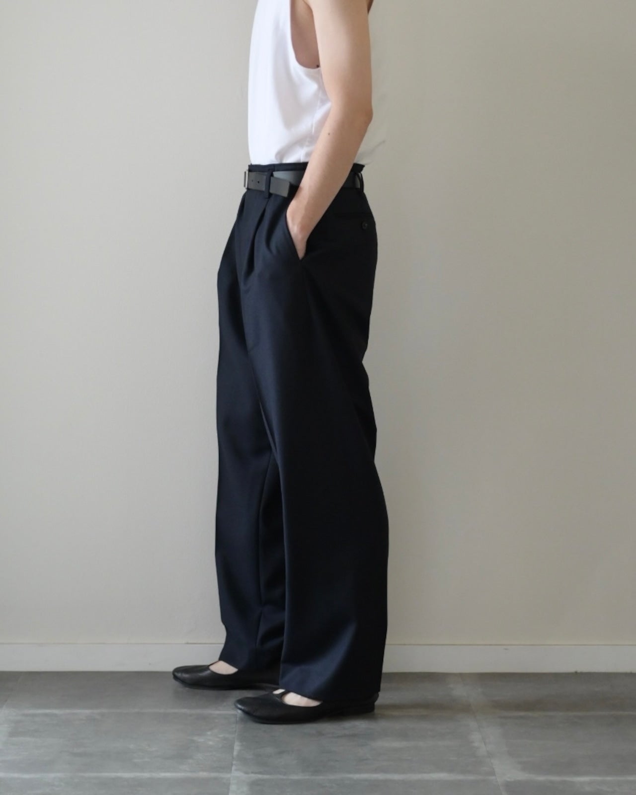 山内 - ヘビーウールツイル・サイドシームレスワンタックパンツ [dark navy]