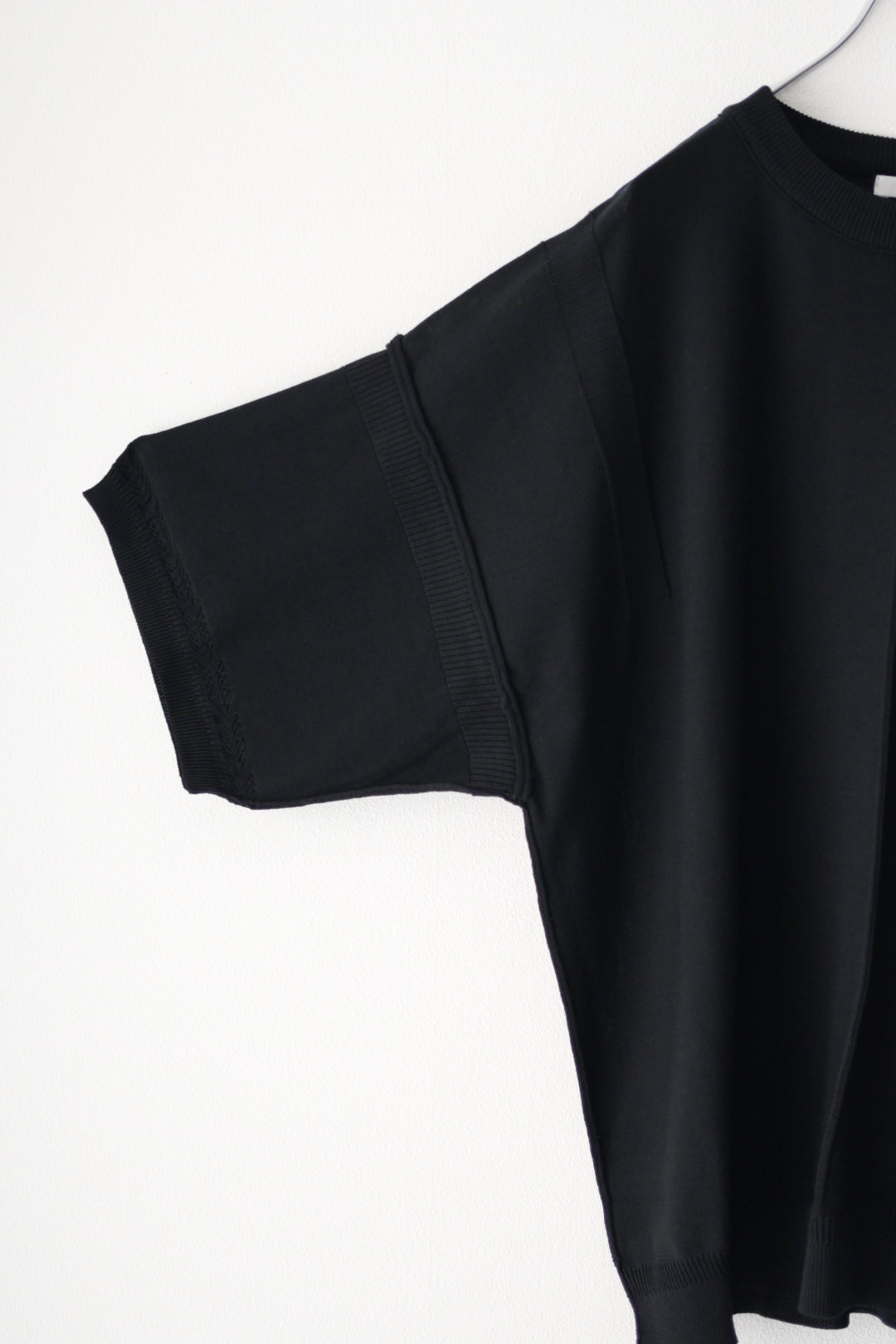 YASHIKI (ヤシキ) - Mebuki S/S Knit [BLACK]