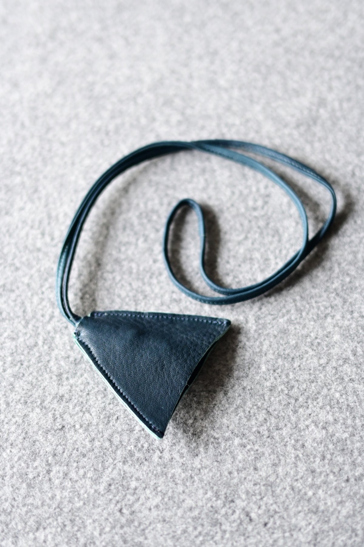 VU - neck key holder