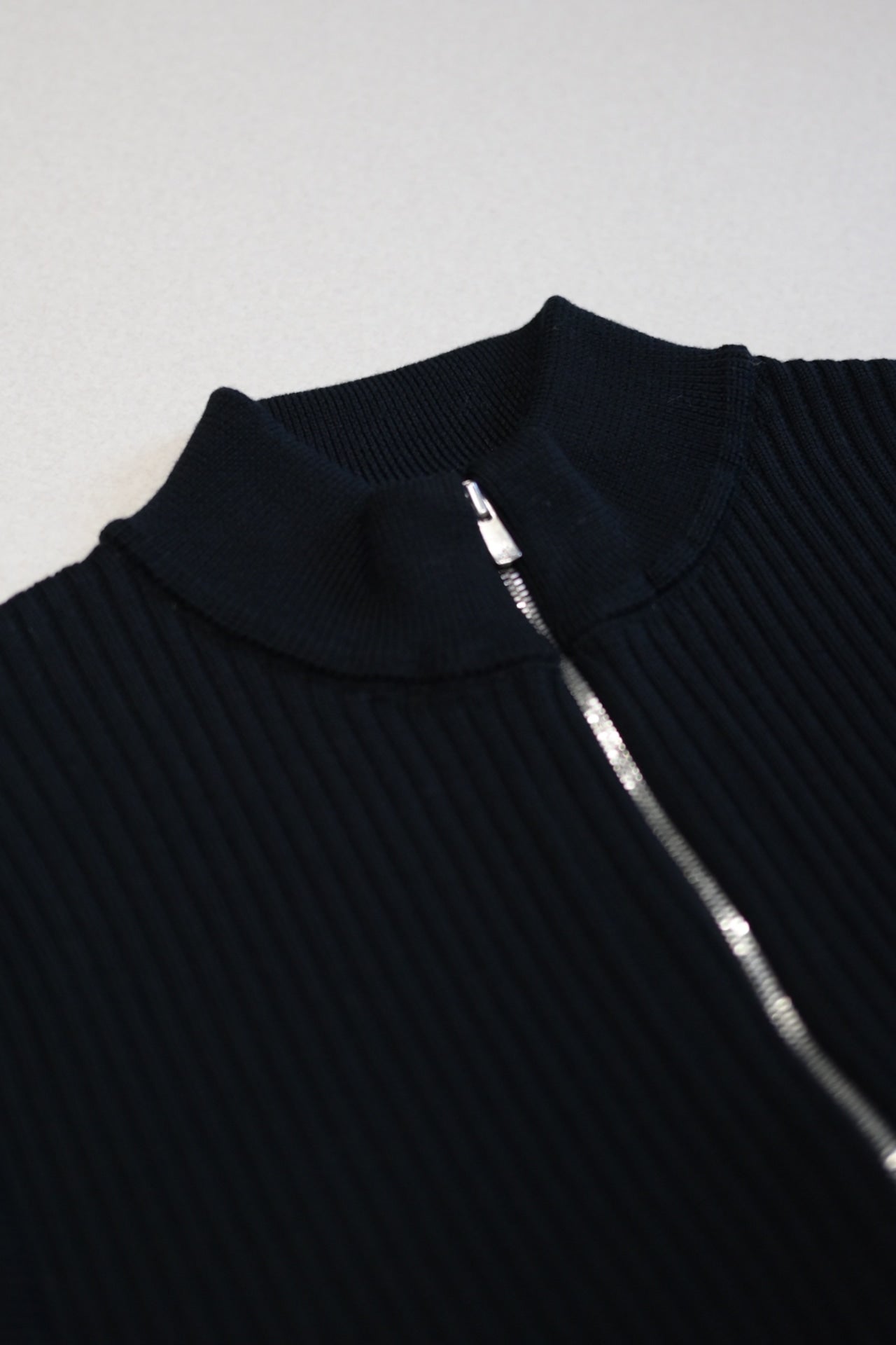 YASHIKI - Mizore Drivers Knit Vest [BLACK]