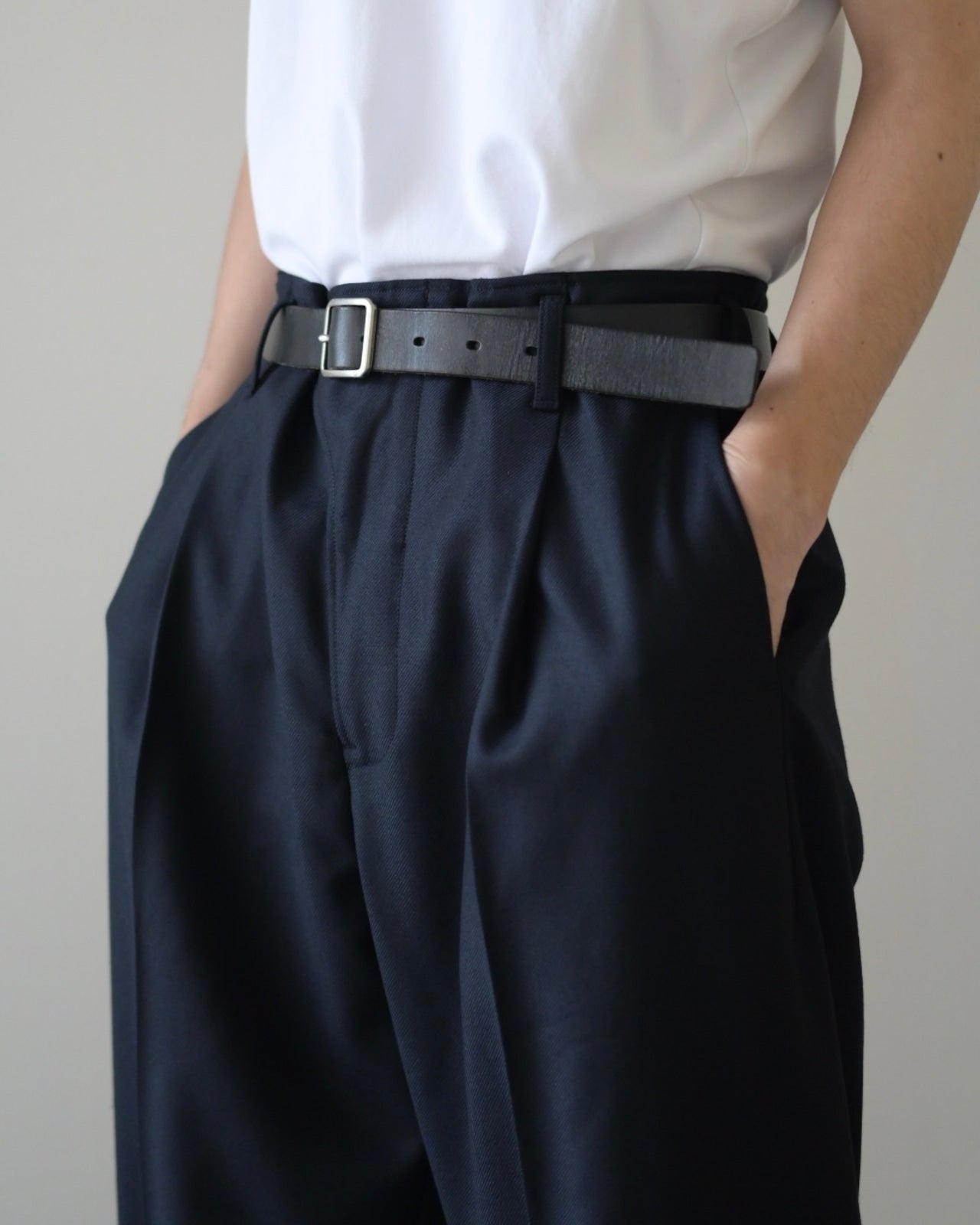 山内 - ヘビーウールツイル・サイドシームレスワンタックパンツ [dark navy]