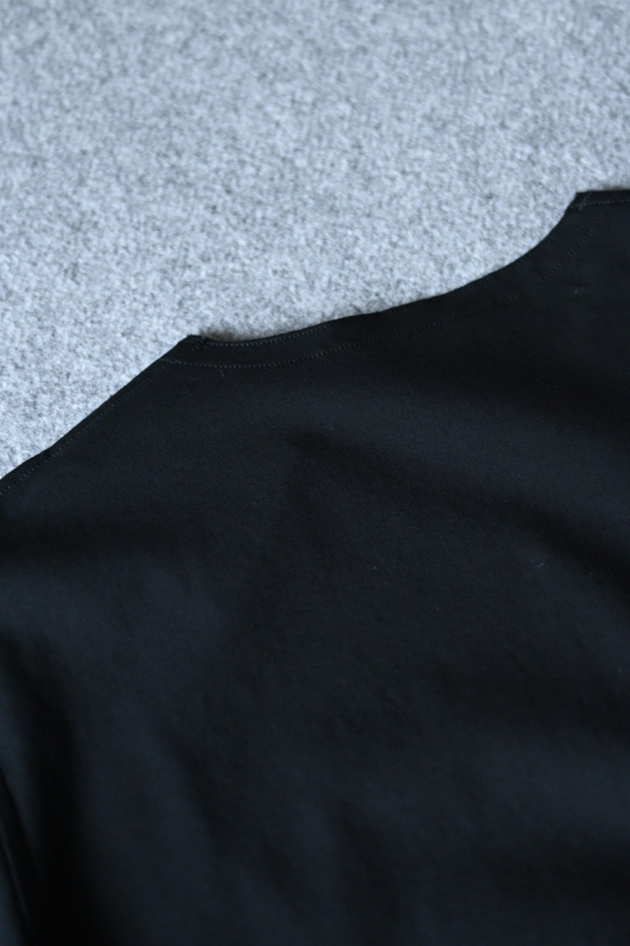 山内 - 強撚フリーカットポンチ・ショートスリーブTシャツ [black]