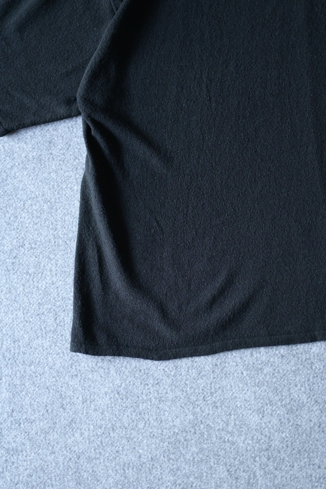 phebus - RAW SILK KNIT T-SHIRT [BLACK]