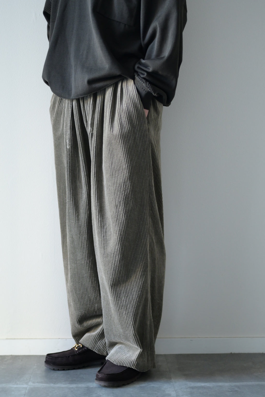 Blanc YM - Corduroy Relax Trousers