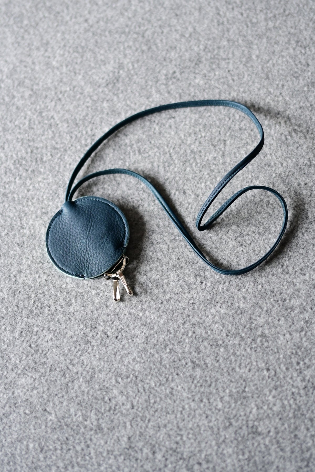 VU - neck key holder