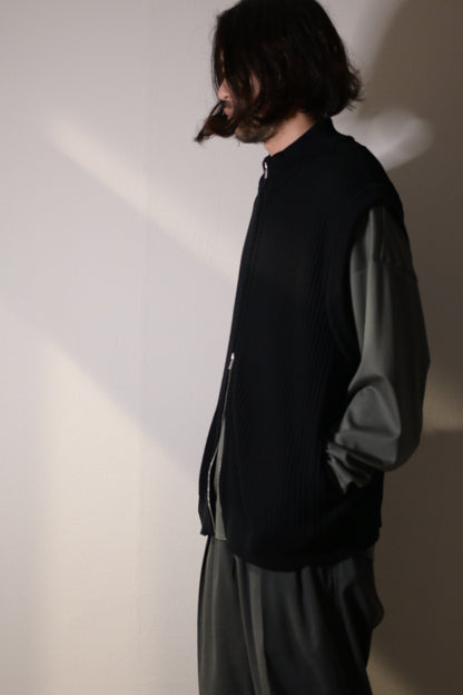 YASHIKI - Mizore Drivers Knit Vest [BLACK]