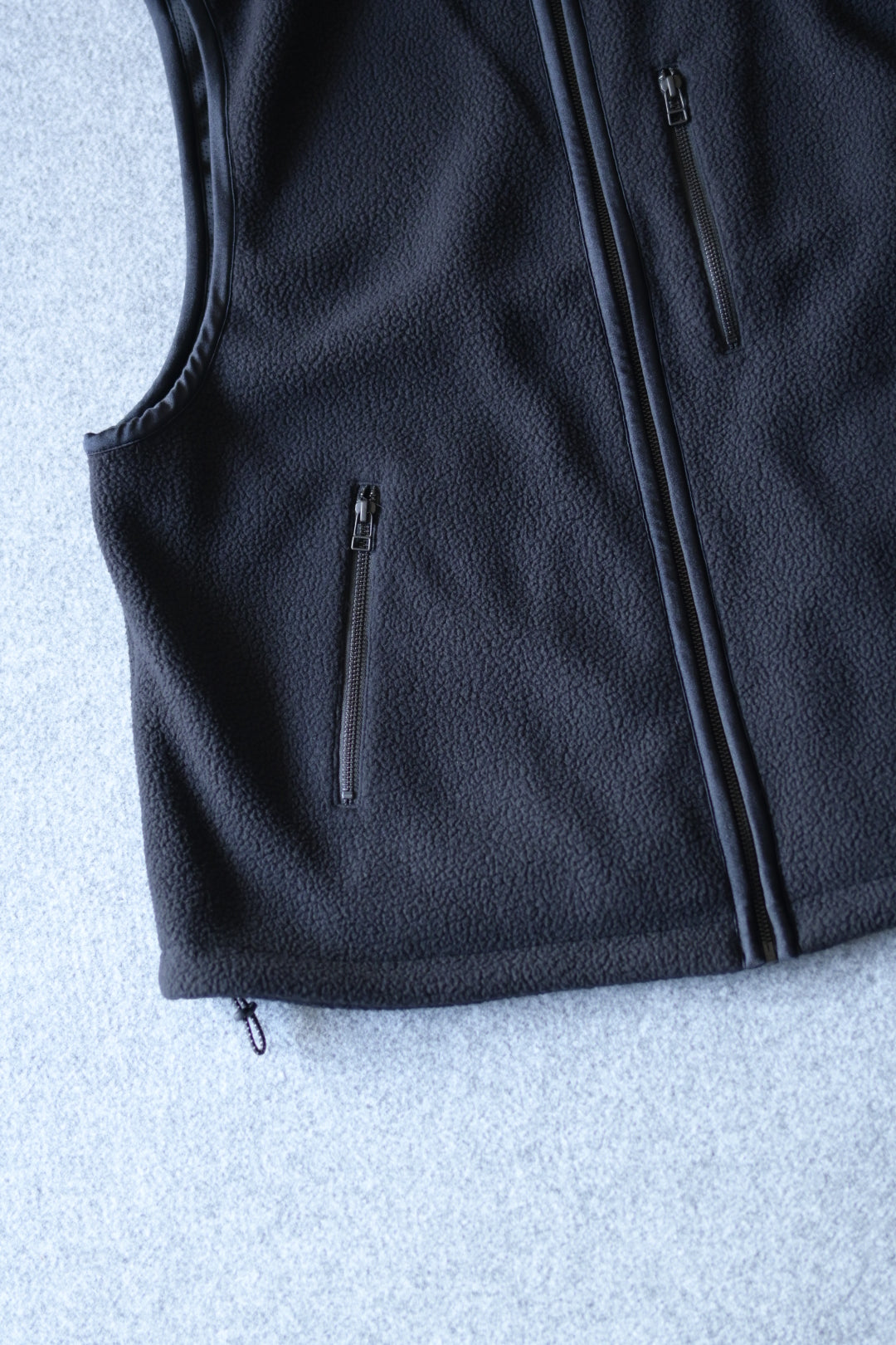 wonderland - Store Vest [BLACK]