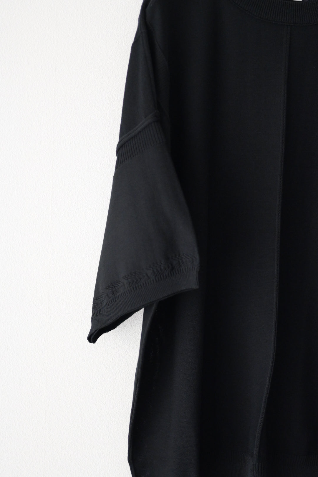 YASHIKI (ヤシキ) - Mebuki S/S Knit [BLACK]