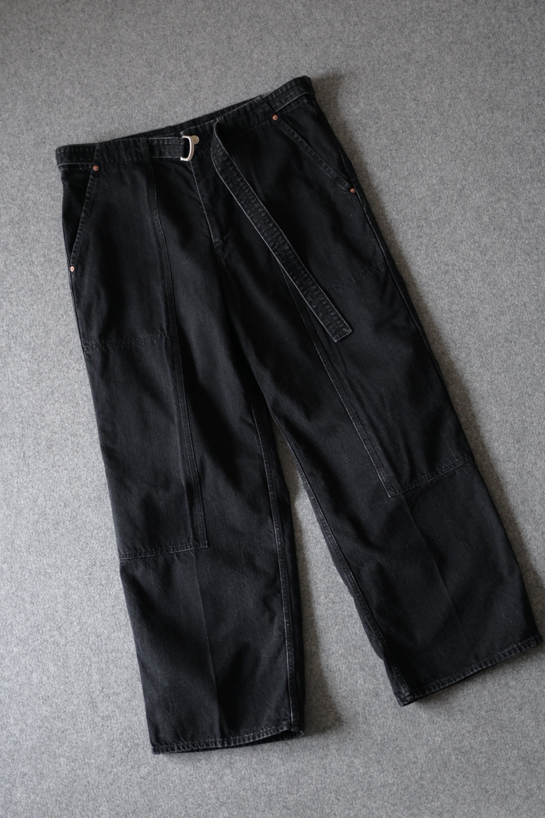 phebus - SULFUR DYE DENIM BELTED PANTS [BLACK]