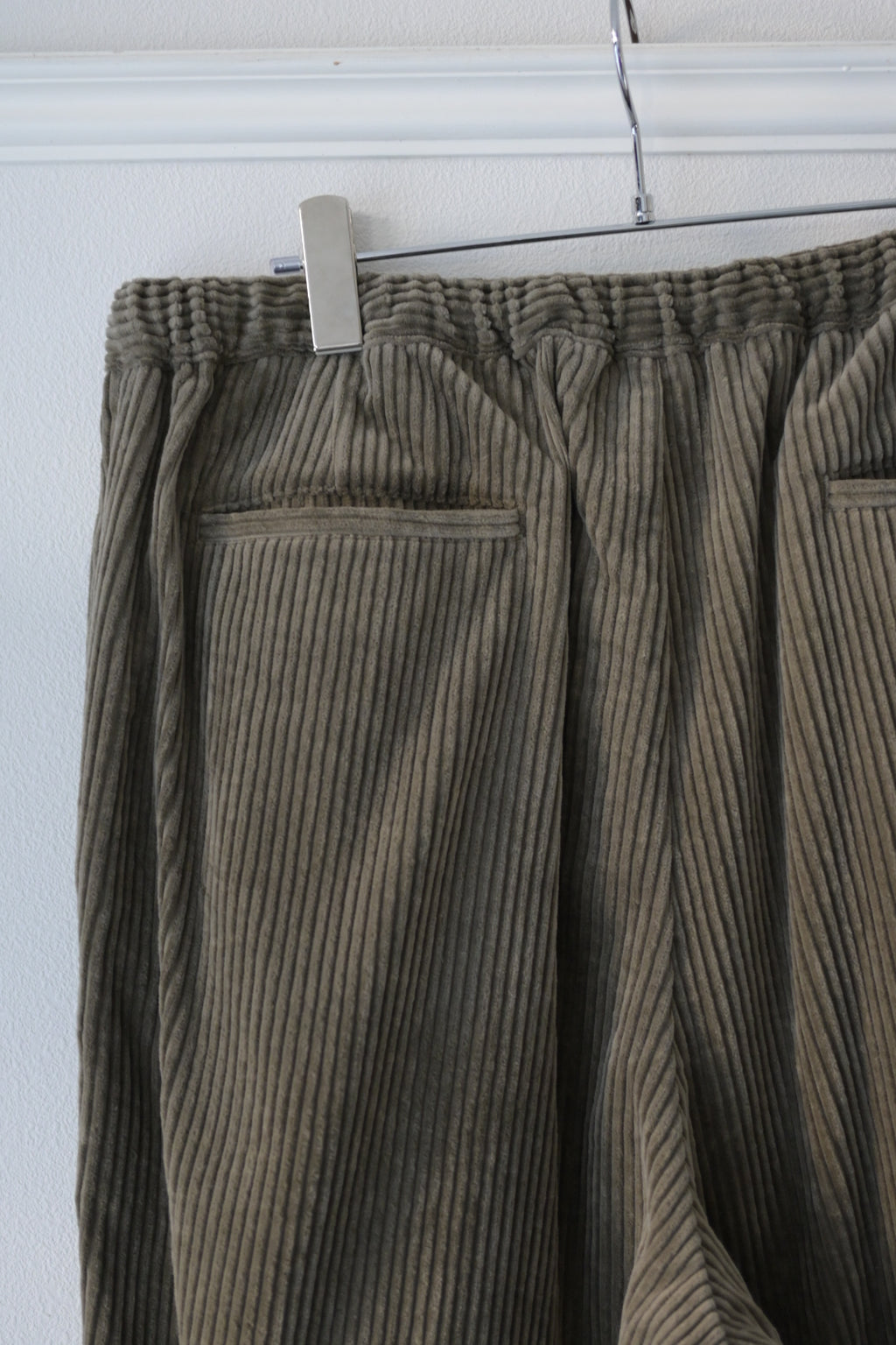 Blanc YM - Corduroy Relax Trousers
