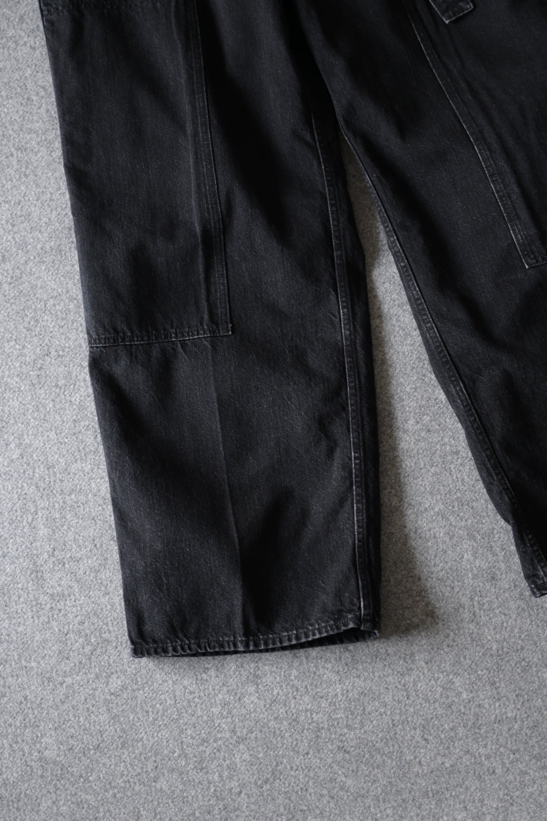 phebus  - SULFUR DYE DENIM BELTED PANTS [BLACK]