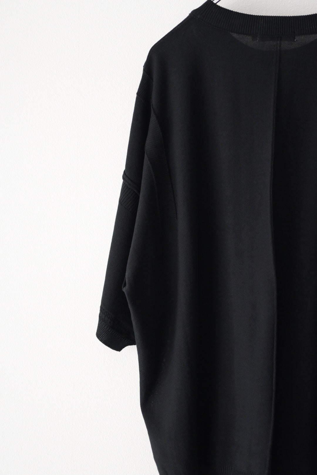 YASHIKI (ヤシキ) - Mebuki S/S Knit [BLACK]