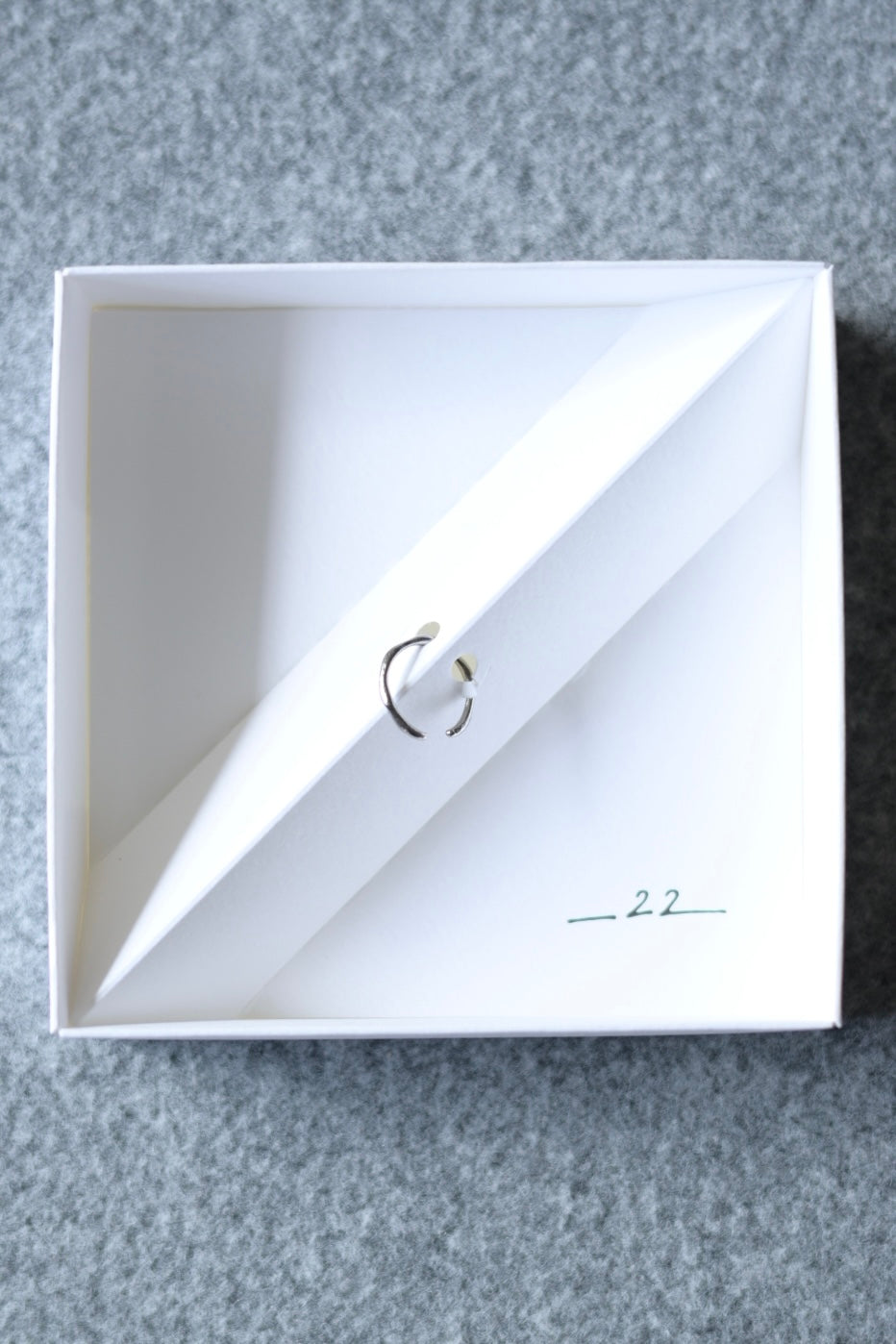 __22[ニニ] EarCuff - Uneven Frost