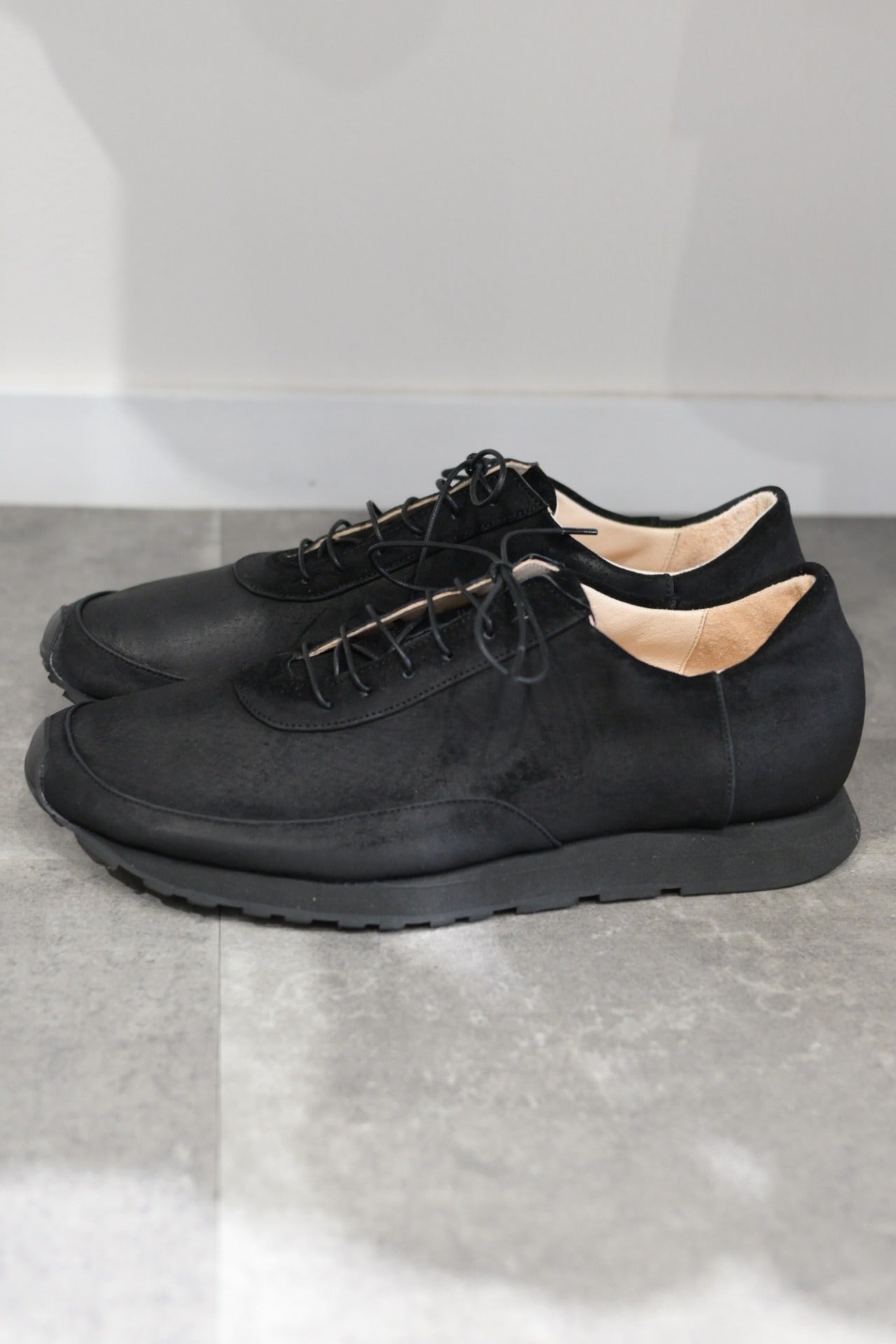 BUILD - sneaker