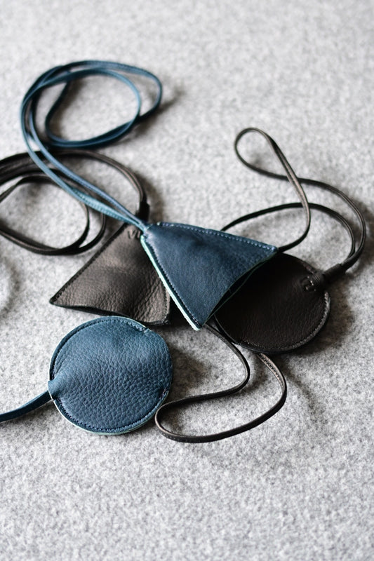 VU - neck key holder